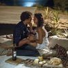 Antônia (Isis Valverde) não sabe que Leandro (Cauã Reymond) é mulherengo em "Amores Proibidos"
