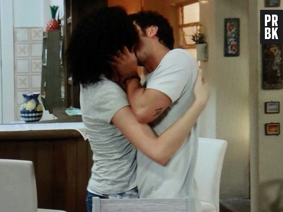 Scarlett (Monica Iozzi) já ficou com Afeganistão (Gabriel Godoy) na novela "Alto Astral", da Globo