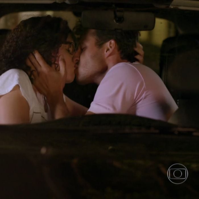  Scarlett (Monica Iozzi) e Ricardo (Nando Rodrigues) teminam juntos no final da novela &quot;Alto Astral&quot;, da Globo 