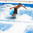  Caio Castro surf em piscina de ondas 