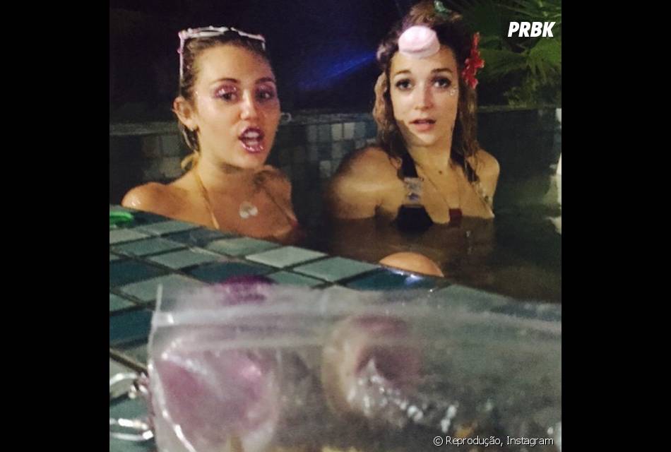 Miley Cyrus E Katy Weaver Curtem Piscina Apos Assistirem A Final De Rupaul S Drag Race Purebreak