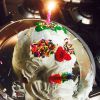 Miley Cyrus cozinhou uns pratos bem bizarros para os amigos nessa festa, né?