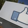 Botão curtir gigante que fica na entrada da sede do Facebok, nos EUA