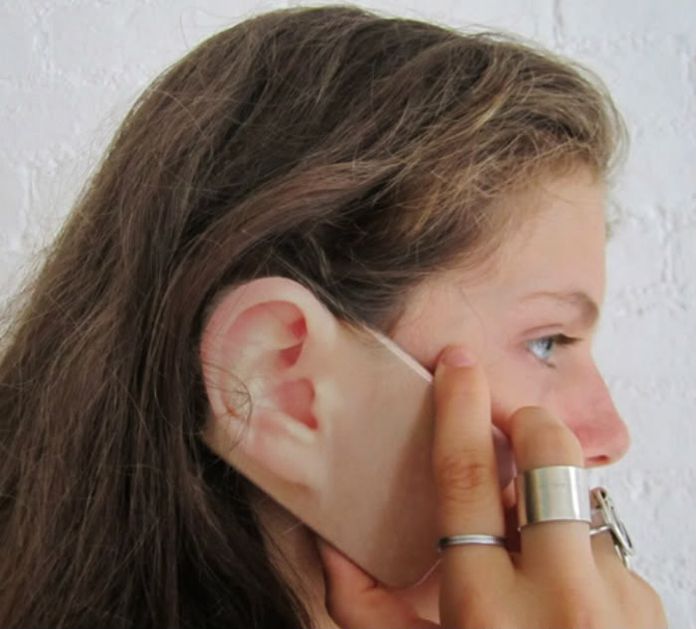 Confira As 24 Capas De Celular Mais Estranhas Que Existem Tem Formato De Orelha Pao E Sorvete Purebreak