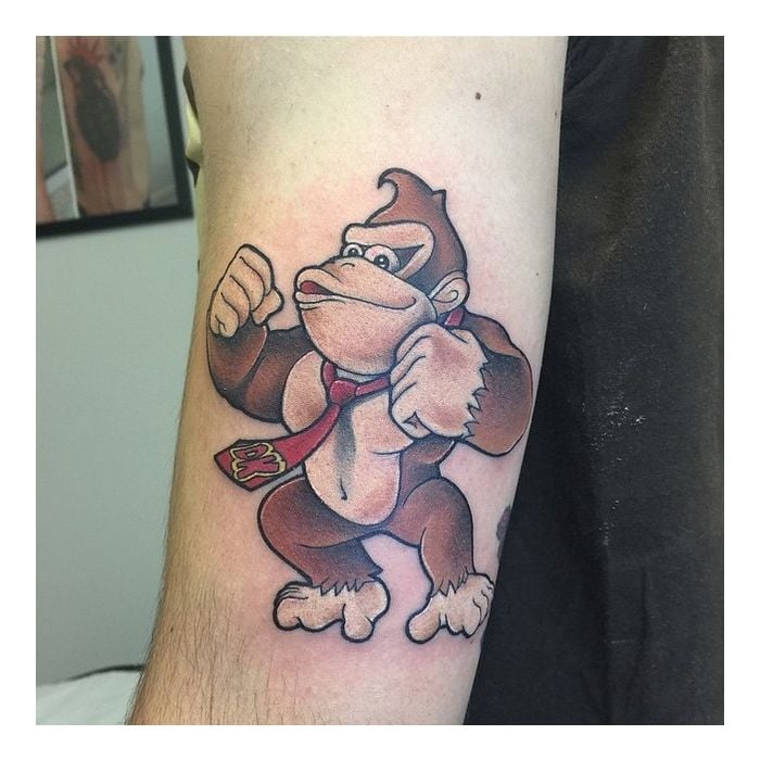  Ficou ou n&amp;atilde;o ficou maneira essa tatuagem do &quot;Donkey Kong&quot;? 