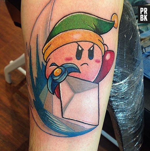 Até tatuagem do "Kirby" tem!