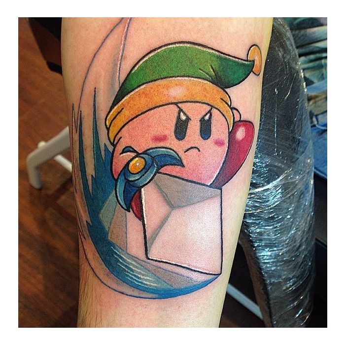  At&amp;eacute; tatuagem do &quot;Kirby&quot; tem! 