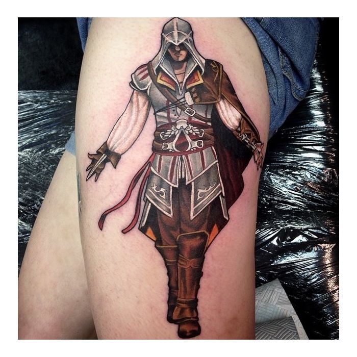  O Ezio Auditore da Firenze de &amp;nbsp;&quot;Assassin&#039;s Creed 2&quot; deu uma &amp;oacute;tima tatuagem 