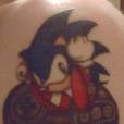 Sonic e o controle do Mega Drive, da Sega, são homenageado em tatuagem