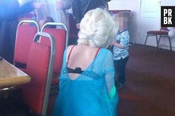 Essa Elsa não vê a hora de chegar em casa e arrancar o sutiã