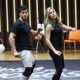 No "Dança dos Famosos 2015", do "Domingão do Faustão", Arthur Aguiar dança com a bailarina Mayara Araújo