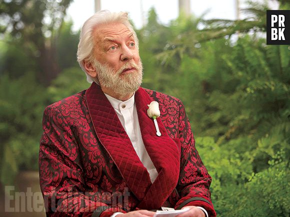 Donald Sutherland dá vida ao Presidente Snow, em "Jogos Vorazes: A Esperança - O Final"