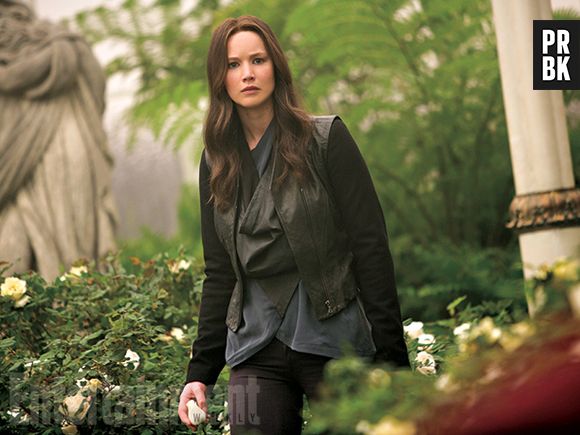 Enquanto Jennifer Lawrence, por sua vez, encarna a heroína Katniss, em "Jogos Vorazes: A Esperança - O Final"