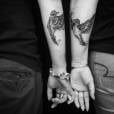  Essa ideia de tatuagem em casal é ótima e o resultado é muito bonito, né? 