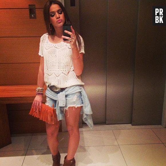 Bruna Marquezine, além de linda, posta fotos de looks, viagens, festas e, é claro, com o namorado Neymar