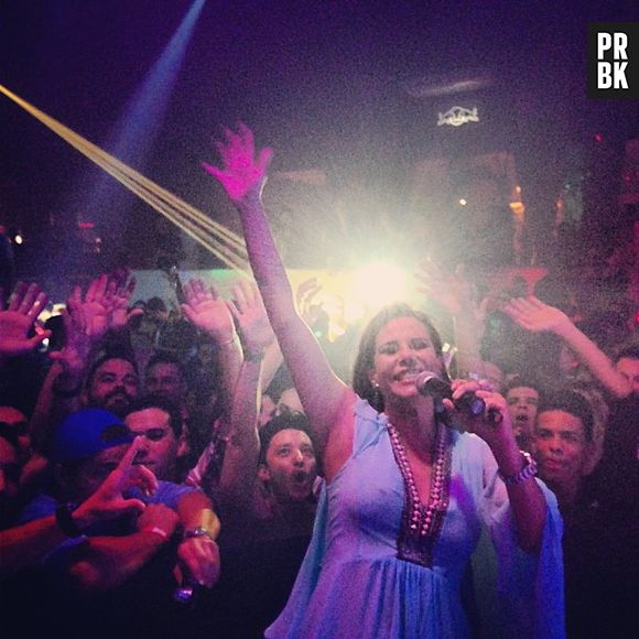 O Brasil também tem uma diva do Insta. Se jogando pelas ruas brasileiras, Narcisa Tamborideguy posta fotos hilárias e baladeiras! Eike absurdo!