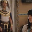 Ramsés (Sérgio Marone) ouviu Nefertari (Camila Rodrigues) dizendo que ainda ama Moisés (Guilherme Winter) em "Os Dez Mandamentos"