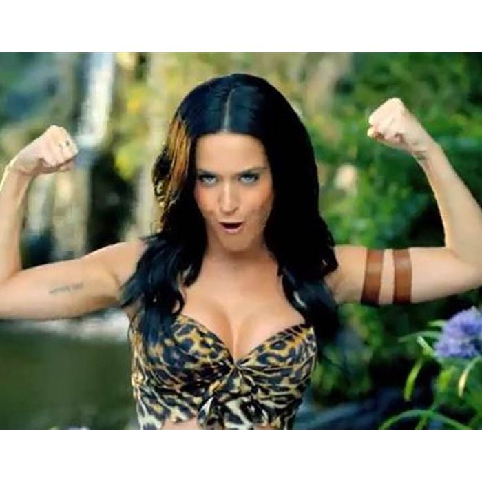 Katy Perry venceu em duas categorias no People&#039;s Choice Awards 2012, e fez o combo música e clipe favoritos com o hit &quot;Roar&quot;