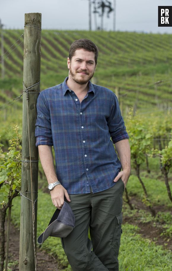 Caio Paduan é o Afonso da novela "Além do Tempo"