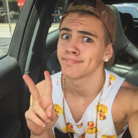 Biel lança "Química", sua nova música, e comemora o 2º lugar na parada do iTunes!