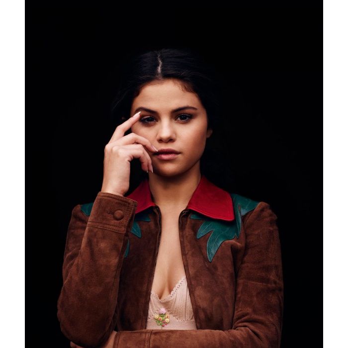 Selena Gomez, dona do hit &quot;Same Old Love&quot;, revelou a revista &quot;InStyle&quot; que está vivendo um ótimo momento de sua vida!