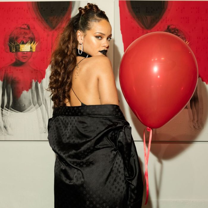 Rihanna já revelou capa e contra capa de seu álbum, &quot;Anti&quot;