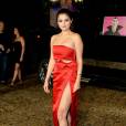 Selena Gomez também apostou nas pernocas de fora no tapete vermelho da première de "Hotel Transilvânia 2"