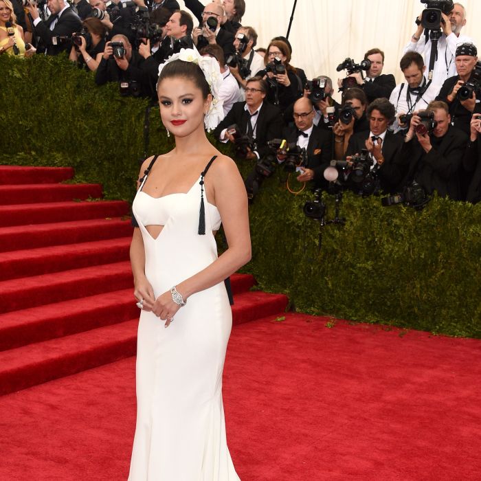 Selena Gomez inspirou-se na China para seu look no MET Gala 2015