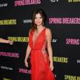 Selena Gomez adora vermelho! A diva também apostou na cor para uma première do filme "Spring Breakers"