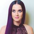 Katy Perry também é outra que sofre por amor. Com uma lista de relacionamentos que não deram certo, a gata teve seu casamento com Russell Brand terminado por telefone