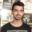  Joe Jonas também é outro que já engatou vários romances, mas nunca os manteve firmes 