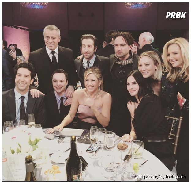 De "Friends" e "The Big Bang Theory", Kaley Cuoco, Jim Parsons, Jennifer Aniston e elencos se encontram para programa especial!