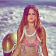 Selena Gomez posa sexy na W Magazine de março e fala sobre Justin Bieber e Miley Cyrus