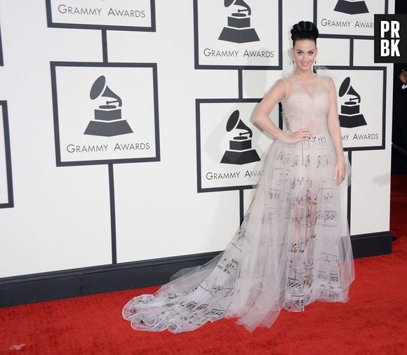 Katy Perry no tapete vermelho do "Grammy Awards 2014", no último domingo (26)