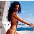 Rihanna não tem problema com a nudez, mas isso não dá o direito de ninguém vazar suas fotos, né? Na época do Rock in Rio uma foto sua começou a rodar pela internet e a cantora não gostou