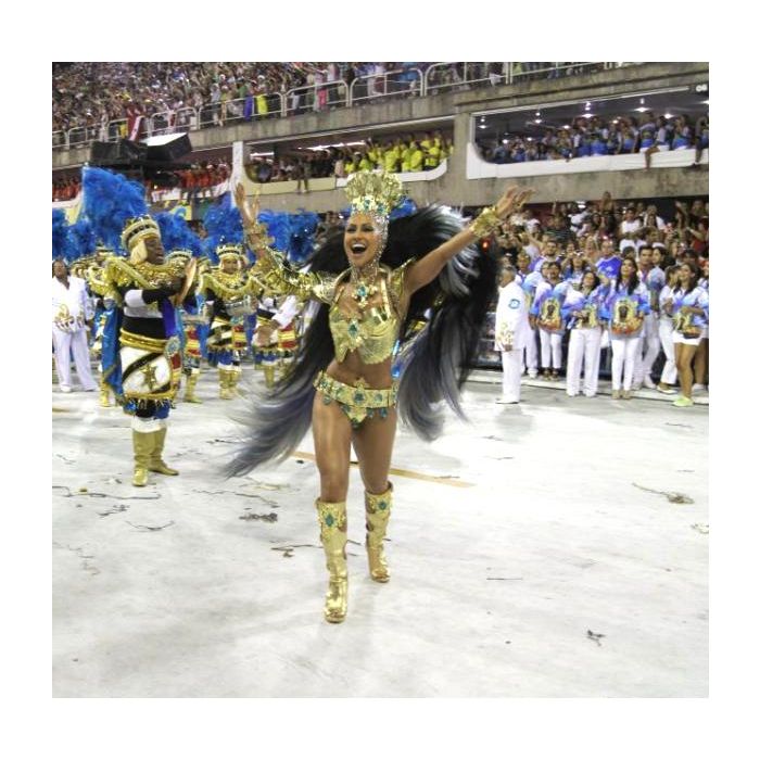 Pela primeira vez no Carnaval, Sabrina Sato usou um esplendor cheio de crina de cavalo. A japa desfilou com essa fantasia no Carnaval da Vila Isabel em 2011