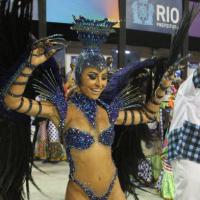 Sabrina Sato completa 33 anos! Relembre as fantasias de Carnaval da japa!