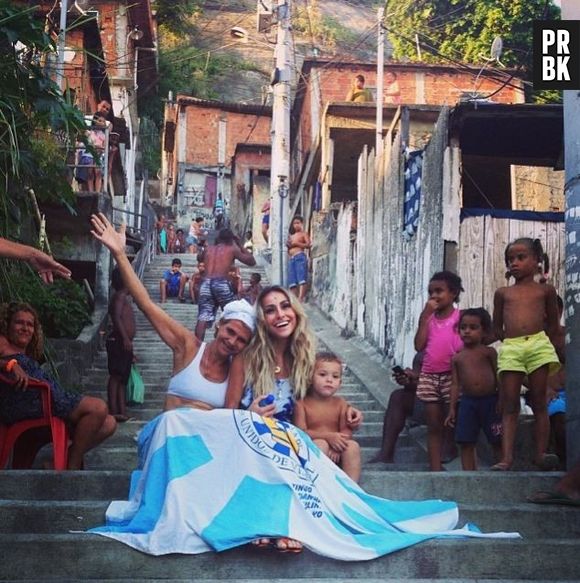 O morro dos Macacos, na Zona do Rio, é onde tem a maior concentração de tordedores da escola de samba Vila Isabel, de onde Sabrina Sato é rainha de bateria