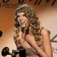 No Grammy de 2010, Taylor Swift ainda usava seu cabelo cacheado