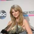 Cantora Taylor Swift e seus prêmios no American Music Awards 2013
