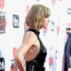 Taylor Swift apareceu com o bumbum grande no iHeartRadio Music Awards 2016 do último domingo (3)