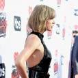Taylor Swift apareceu com o bumbum grande no iHeartRadio Music Awards 2016 do último domingo (3)