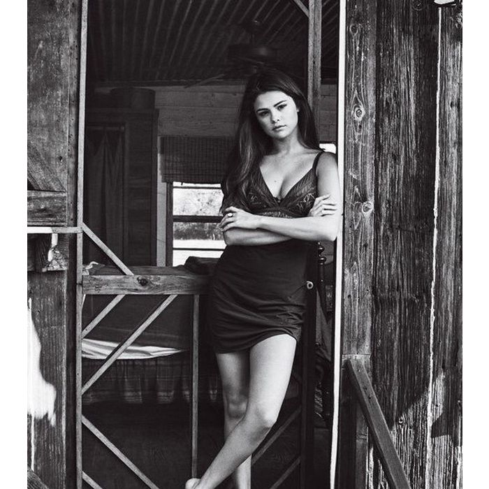 Victor Demarchelier fotograma Selena Gomez para nova edição da revista GQ