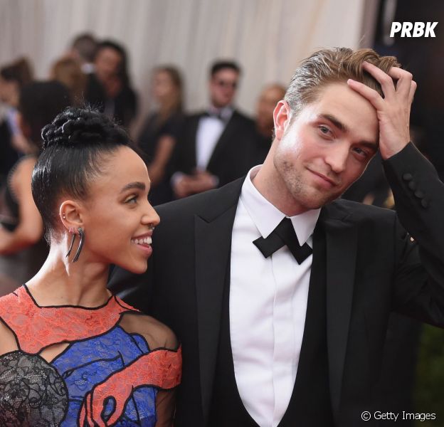 Robert Pattinson e FKA Twigs ainda estão noivos, apesar dos boatos da imprensa americana