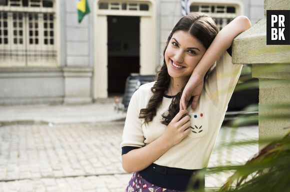 "Essa é a graça de ser atriz", diz Giovanna Grigio, a Gerusa de "Êta Mundo Bom", sobre raspar o cabelo para uma personagem