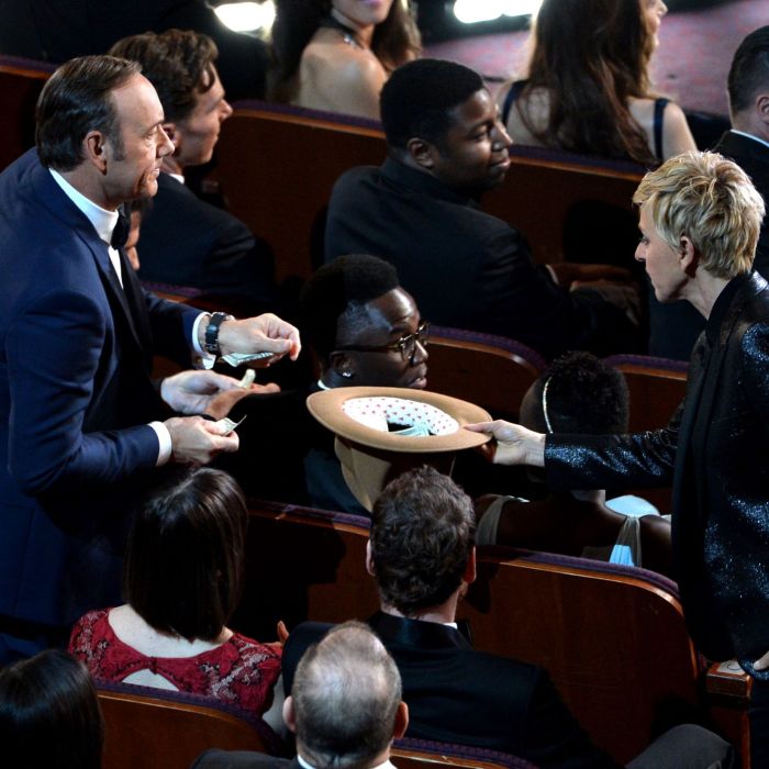 Ellen DeGeneres passa o chapéu de Pharell para arrecadar dinheiro, no Oscar 2014