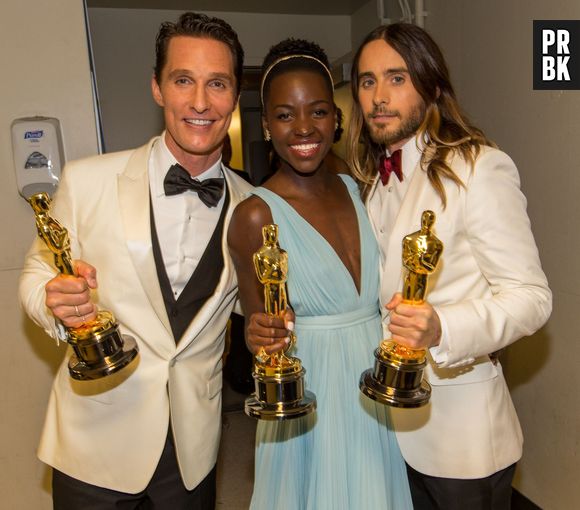 Matthew McConaughey, Lupita Nyong'o e Jared Leto mostram suas estatuetas no Oscar 2014