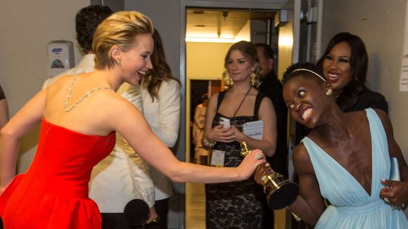 Oscar 2014: Jennifer Lawrence, Brad Pitt e outros famosos em fotos engraçadas