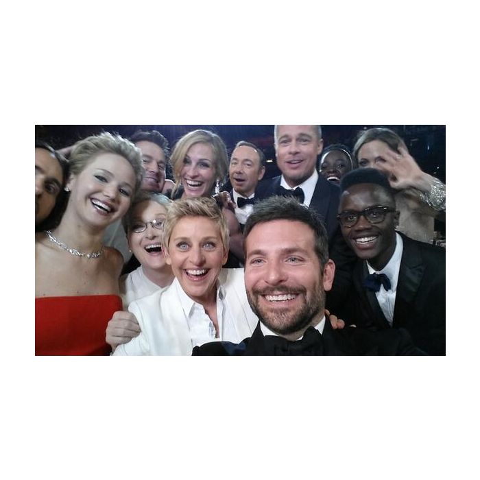 Elle DeGeneres publicou um &quot;selfie&quot; no Oscar 2014 e a imagem foi a mais retuitada da história