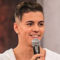Biel fica de sunga no "Caldeirão do Huck" e apronta brincadeira com a mãe Ane Araújo! Confira